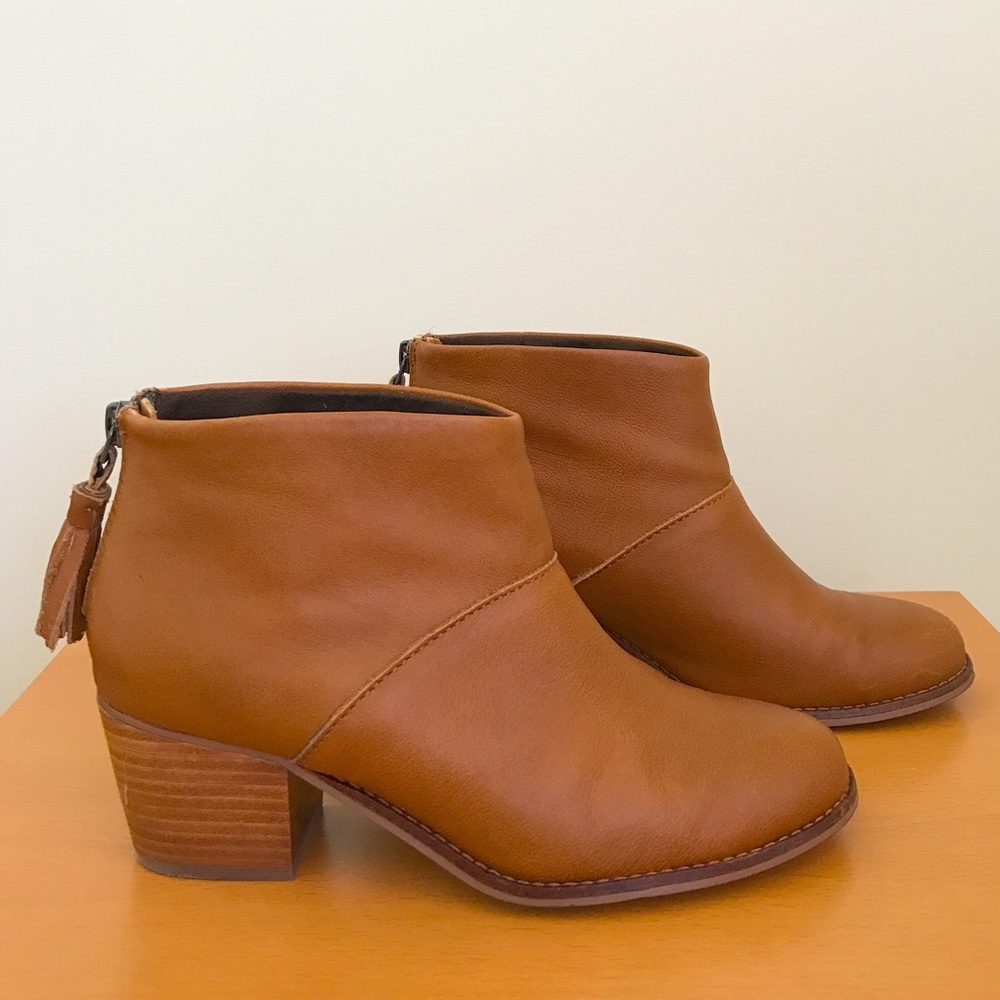 Toms tasseled brown bootie